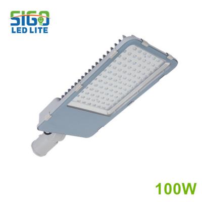 Farola LED ecológica regulable en ángulo de 50-150W

